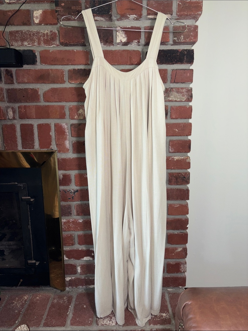 Hunter & Brown Almond Wide-Leg Jumpsuit Overalls Romper w/ Pockets Women’s Sz XS